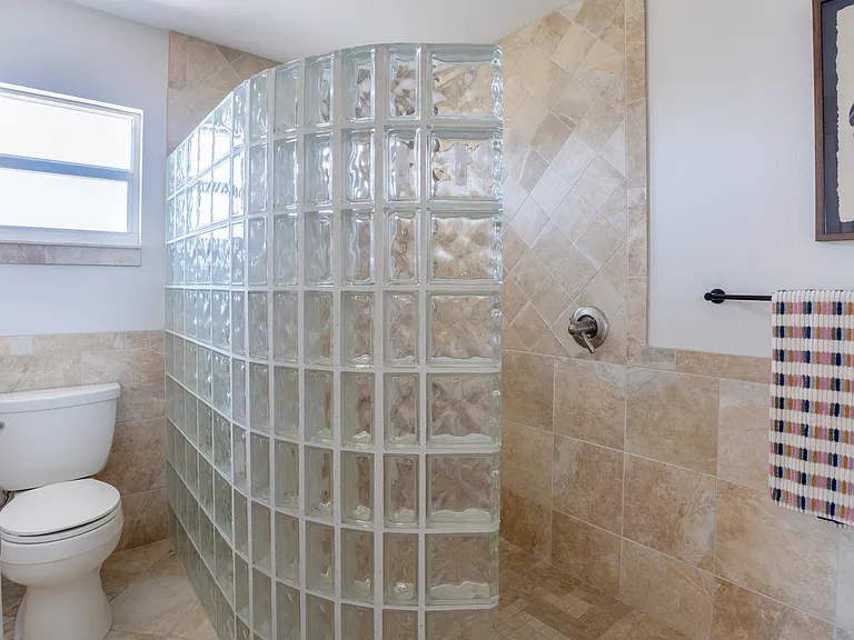 1105 Caples St — Photo 18