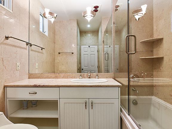 2nd image of 1909 Washington St #2