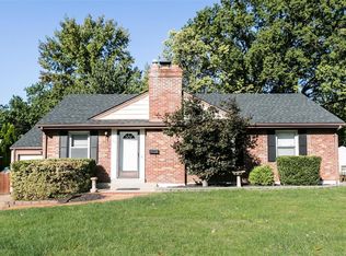111 Turf Ct, Saint Louis, MO