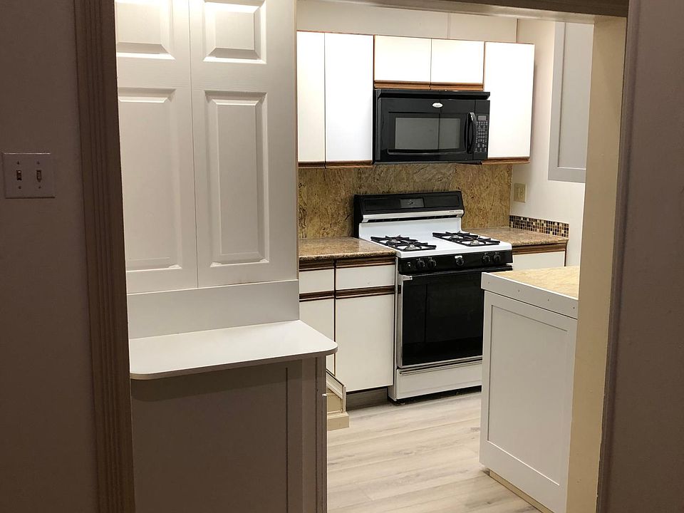 1st image of 408 S Centre St #3
