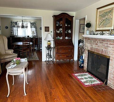 3rd image of 311 Potomac Rd