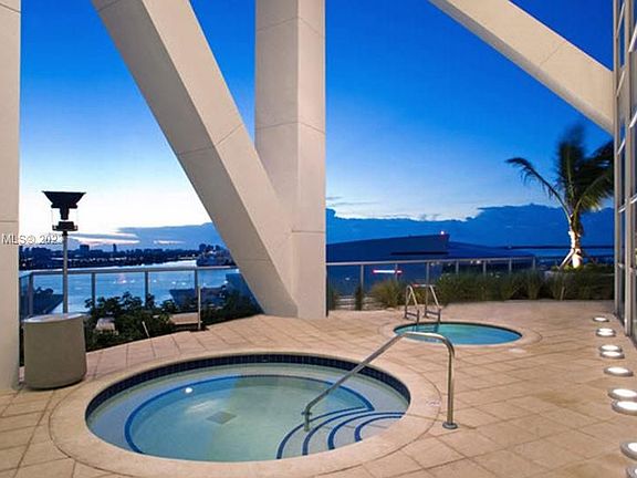 5th image of 888 Biscayne Blvd APT 2702