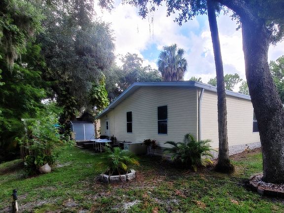 4th image of 760 Forest Ln