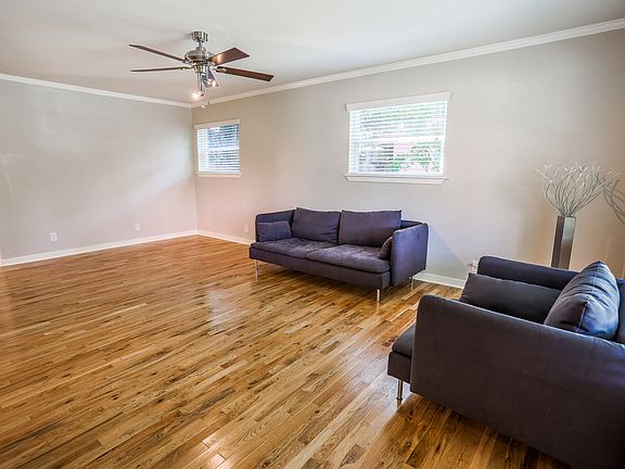 2nd image of 2910 Loyola Ln
