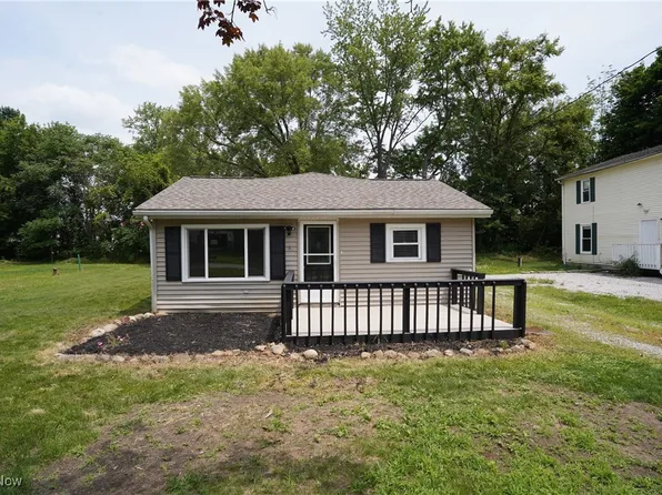 1221 Abington Rd, Akron, OH 44312