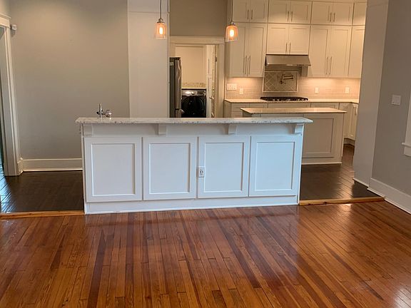 4th image of 1006 E Lloyd St