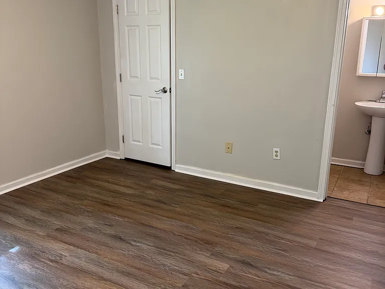 63 Myers Ave — Photo 4