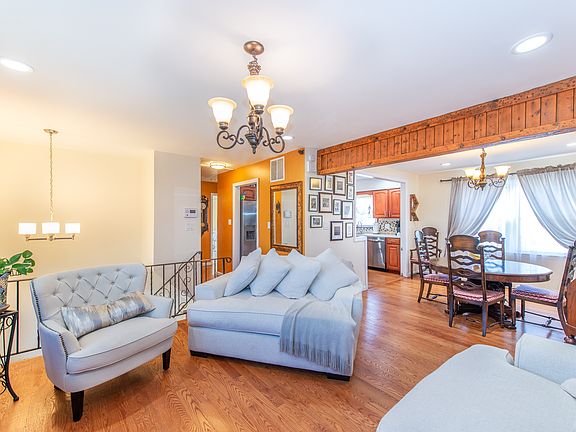 3rd image of 707 Chalet Dr