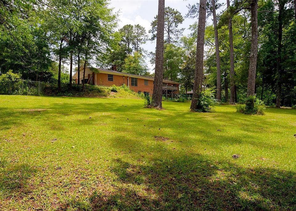 1st image of 19 Cecil Dr