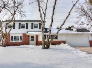 2737 N 118th St, Wauwatosa, WI 53222