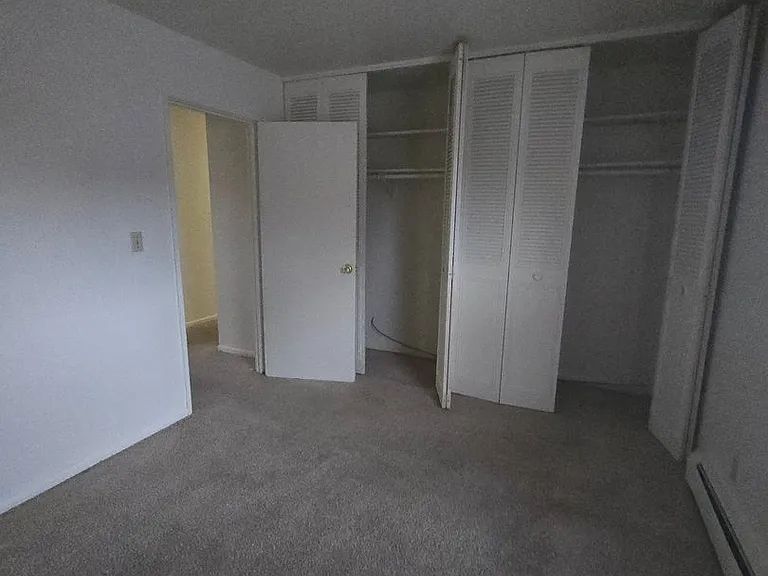 Mulford Park Apartments — Photo 30