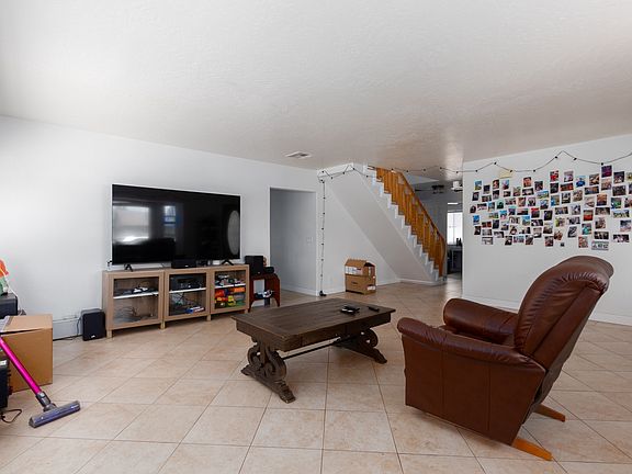 3rd image of 8171 Calle Nueva