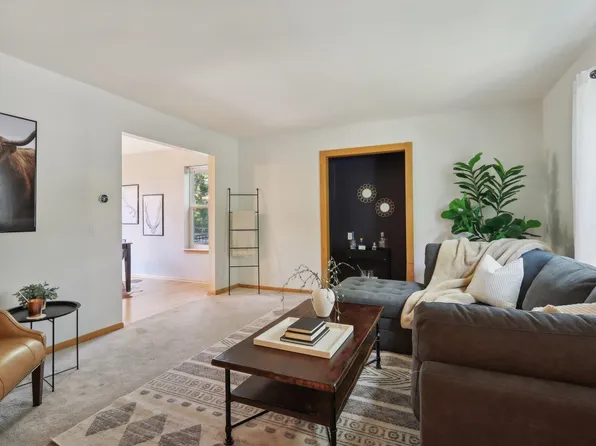 3833 Dolphin Dr, Madison, WI 53719