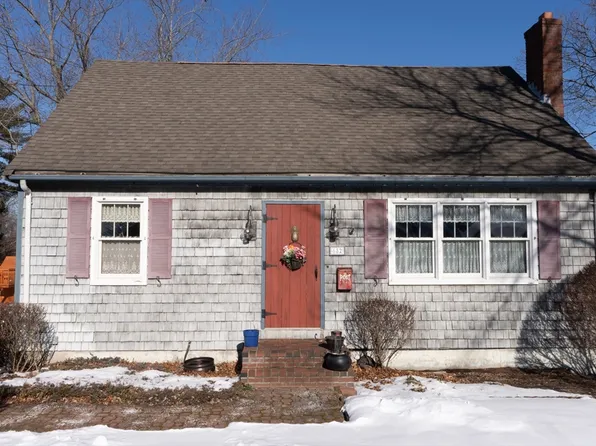 682 E Ashland St, Brockton, MA 02302