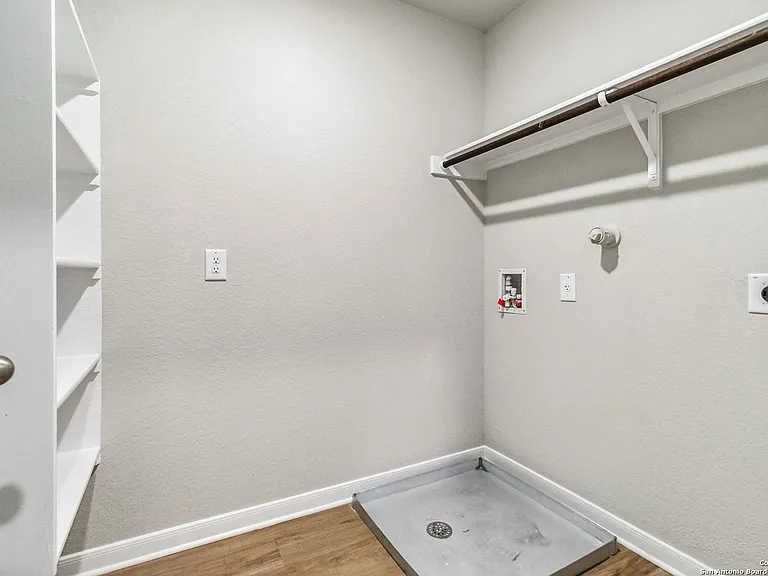 3908 Abbott Pass #101 — Photo 21