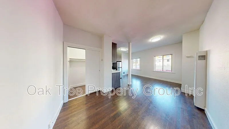 Building Photo - 509 Sycamore St #10