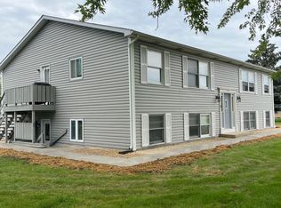 510 Powers Ct APT B, Yorkville, IL 60560