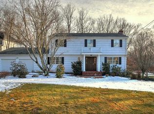 24 Macdonald Rd, Trumbull, CT 06611