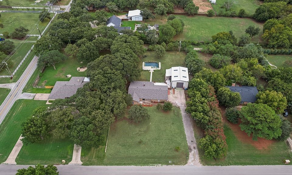 1st image of 22 Spring Oaks Rd