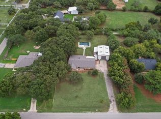 22 Spring Oaks Rd, Burleson, TX 76028