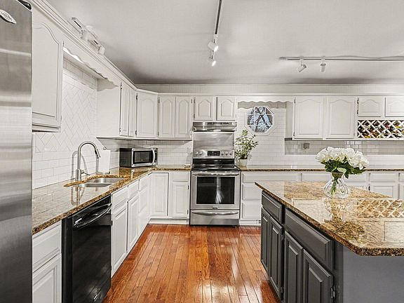 2nd image of 9516 Park Ave S
