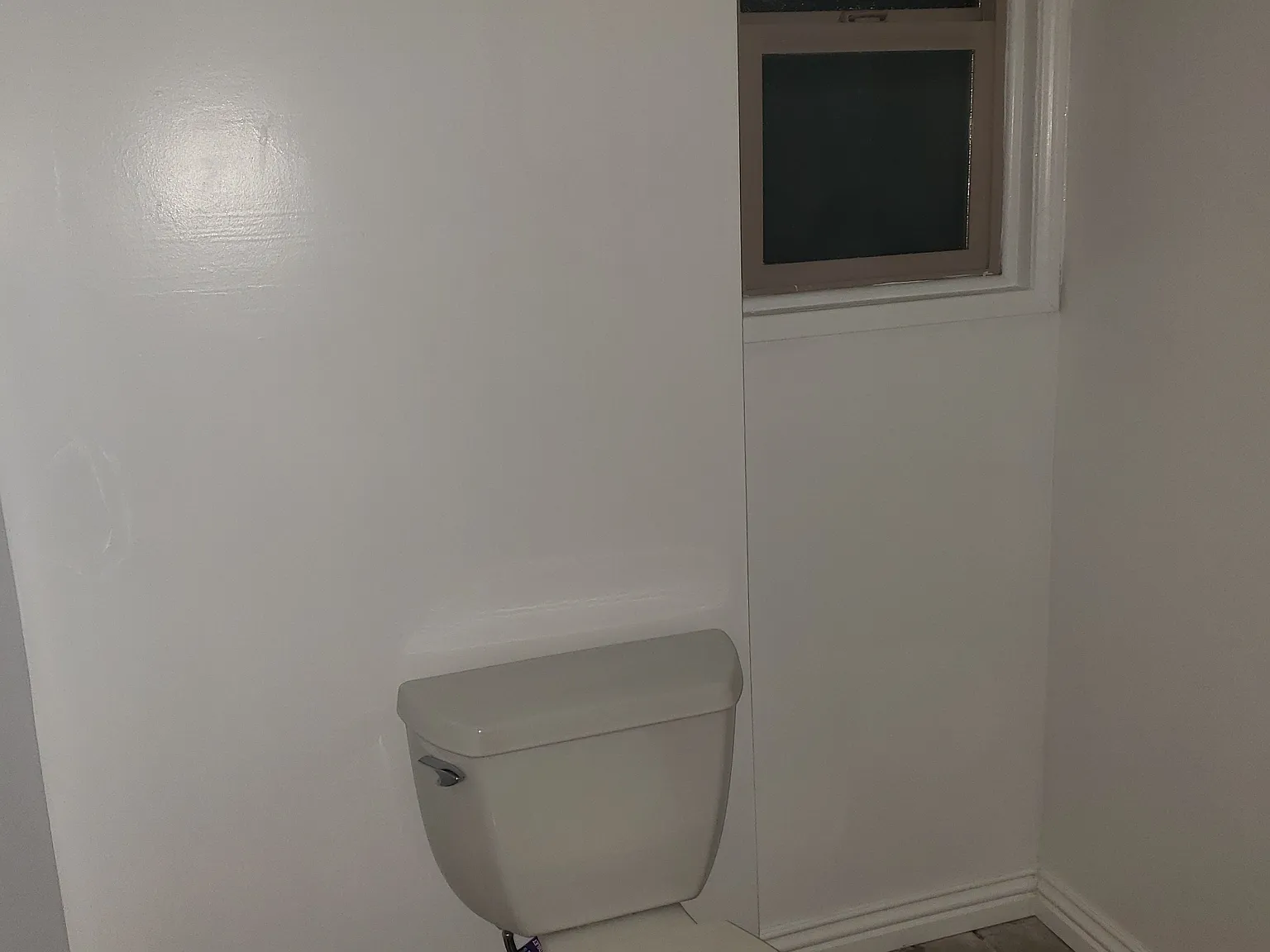 3 bed, 920 sqft, $3,300 — Photo 3