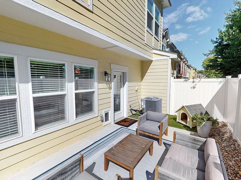 Bull Run Townhomes — Photo 23