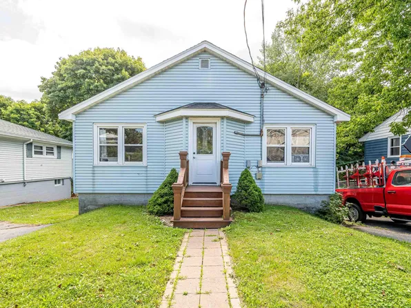 217 Victoria Rd, Dartmouth, NS B3A 1W5