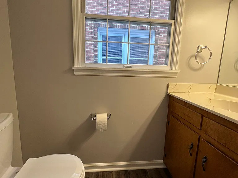 401 Moore St #202 — Photo 5