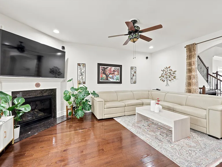 514 Quarry Point Rd — Photo 3