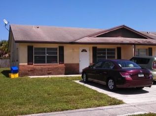 9122 Roan Ln, West Palm Beach, FL 33403