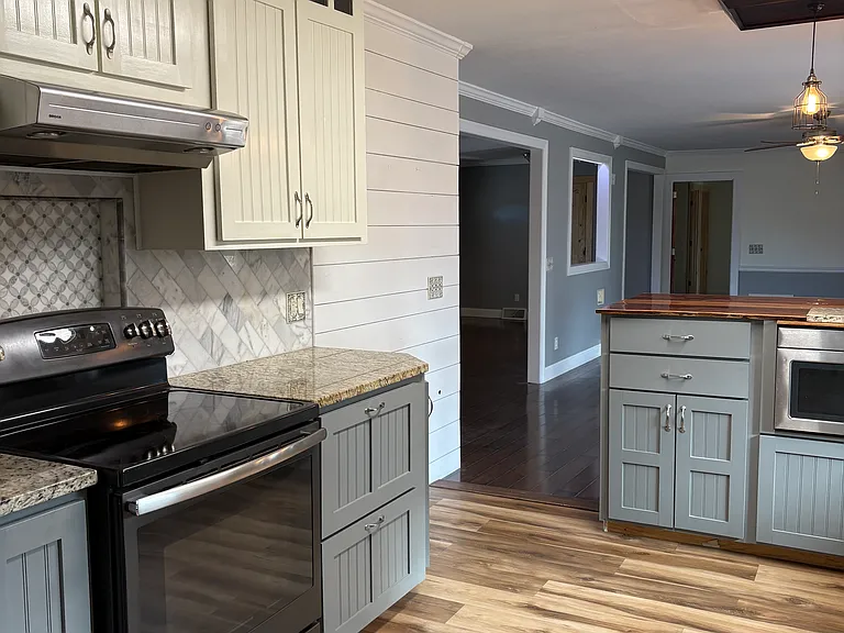 305 W Lane St — Photo 5