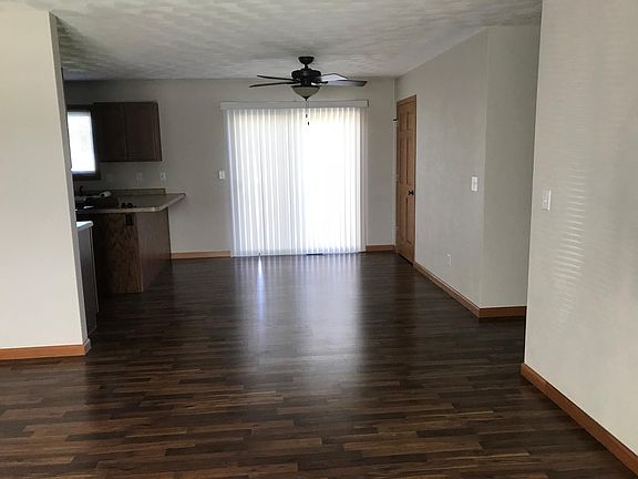Dining room/sliding door to back deck
