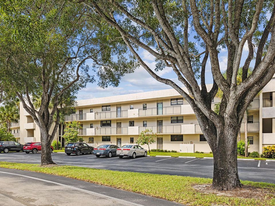 1st image of 2450 Deer Creek Country Club Blvd APT 103