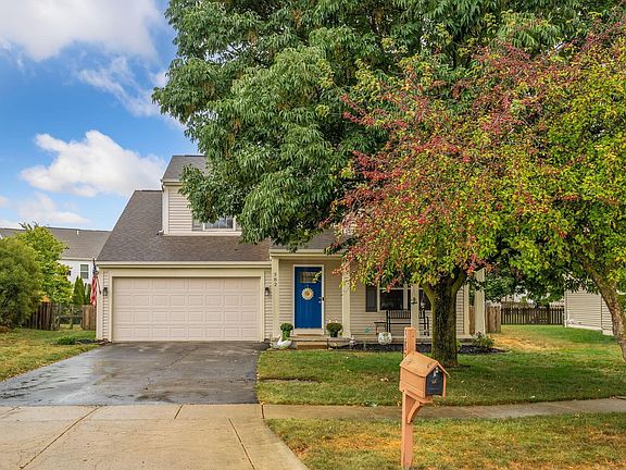 3rd image of 382 Moss Ct