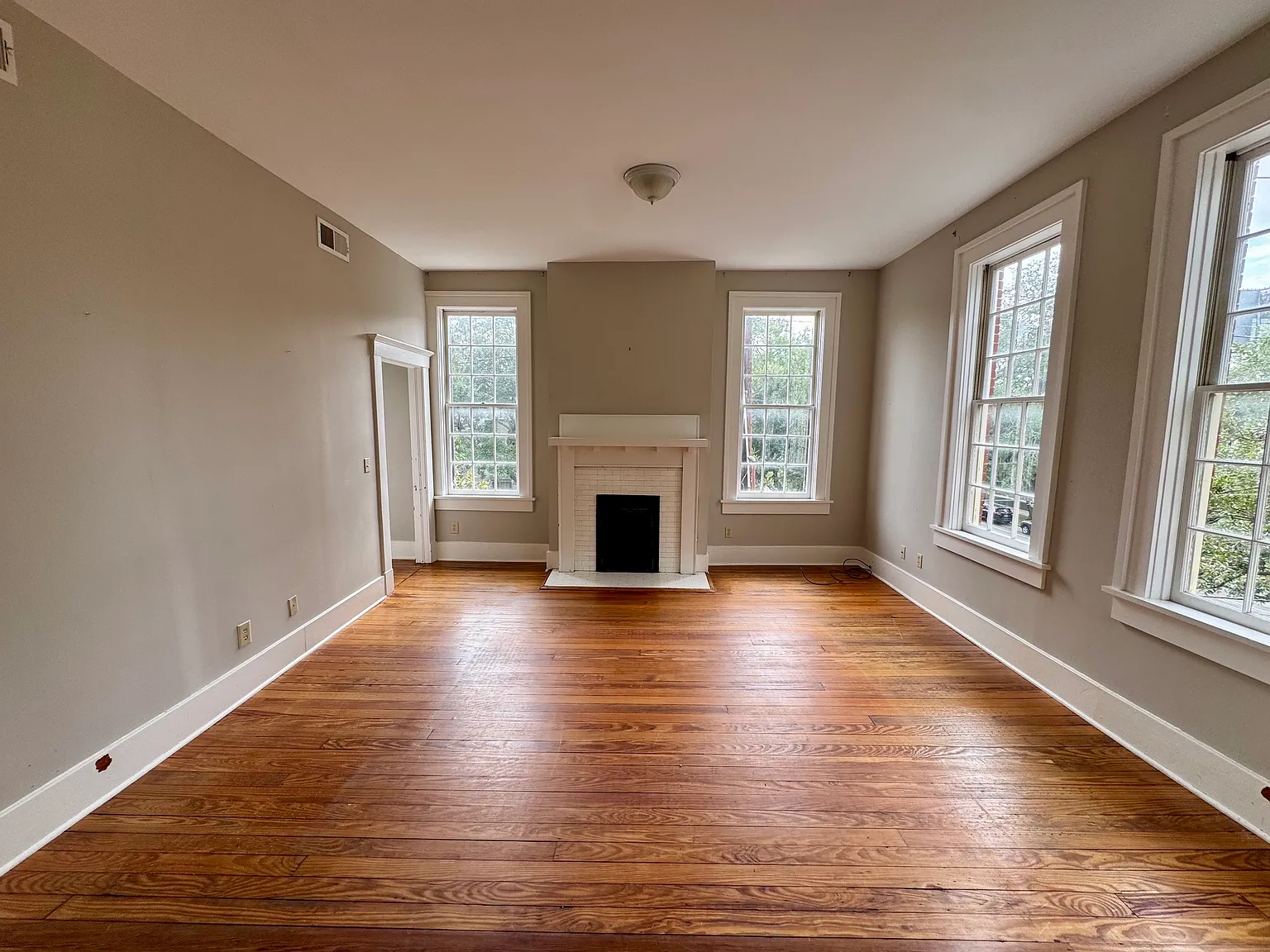 1 bed, 600 sqft, $2,000 — Photo 2