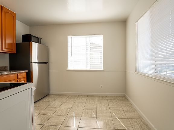 5th image of 2187 Pasetta Dr #4