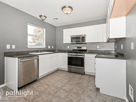 4th image of 4300 S 202nd Ave