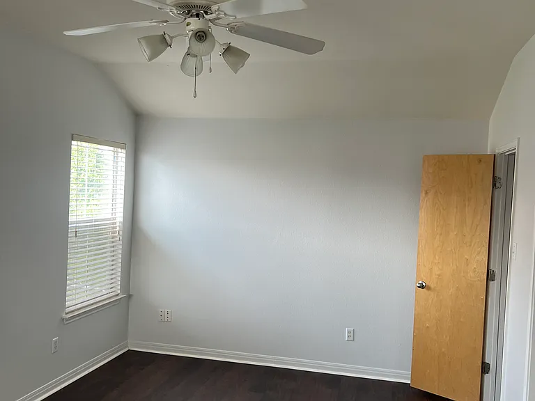 229 Marvin Cv — Photo 8