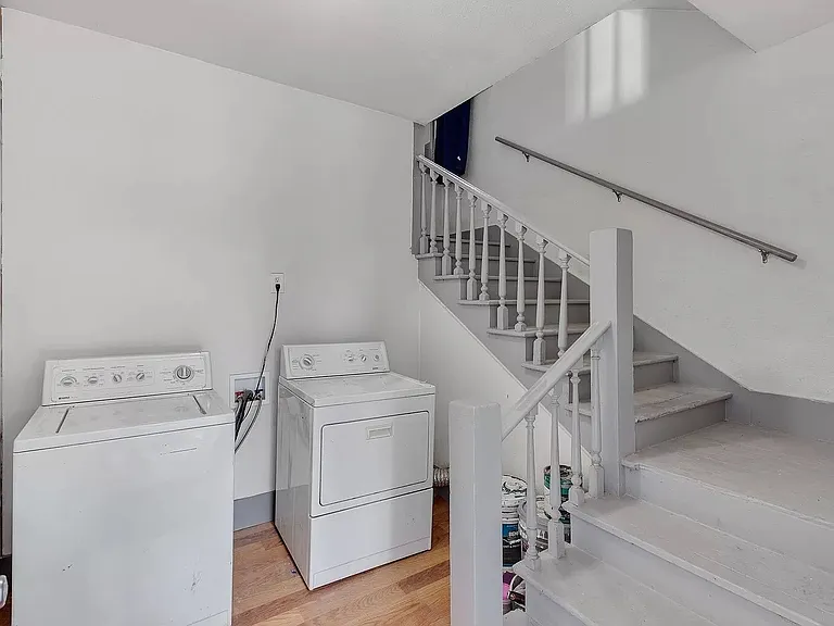 Entry & Laundry