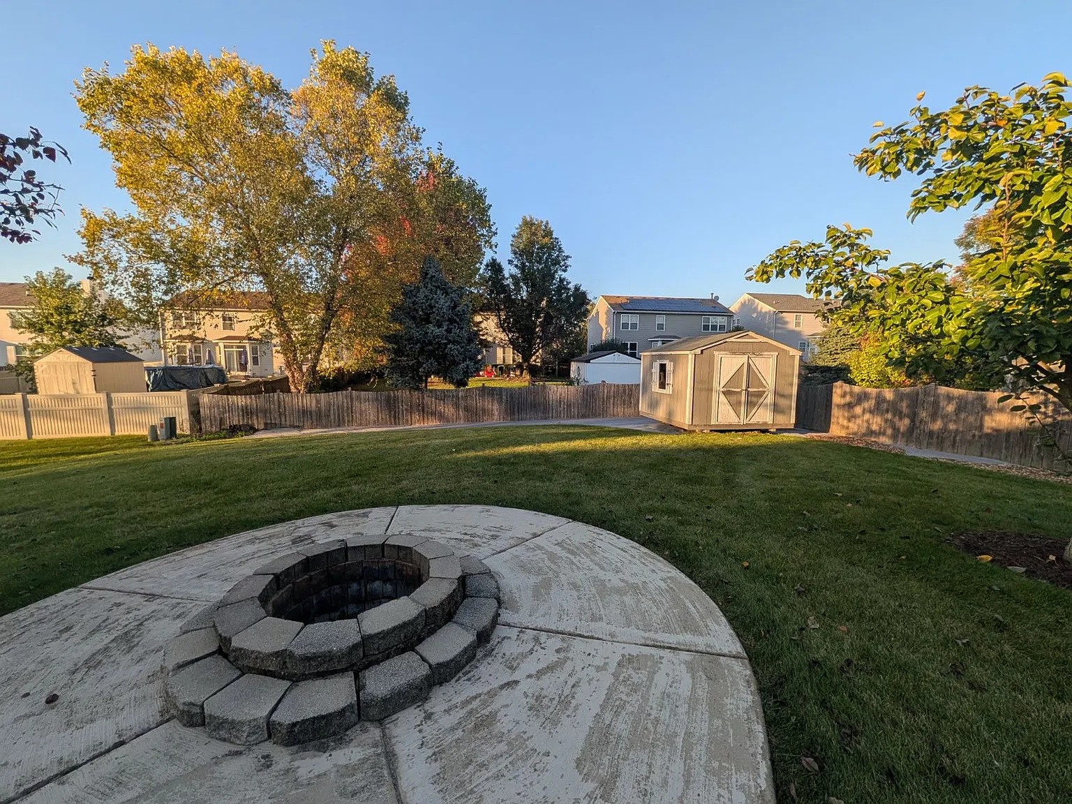 4 bed, 3.5 bath, 2228 sqft, $4,100 — Photo 3
