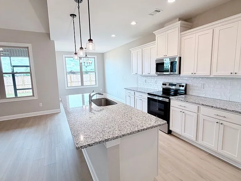 204 Farmland Cir — Photo 6