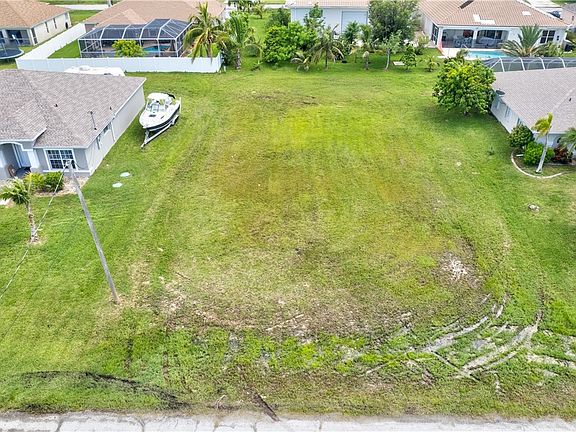 3rd image of 2220 NW 9th St