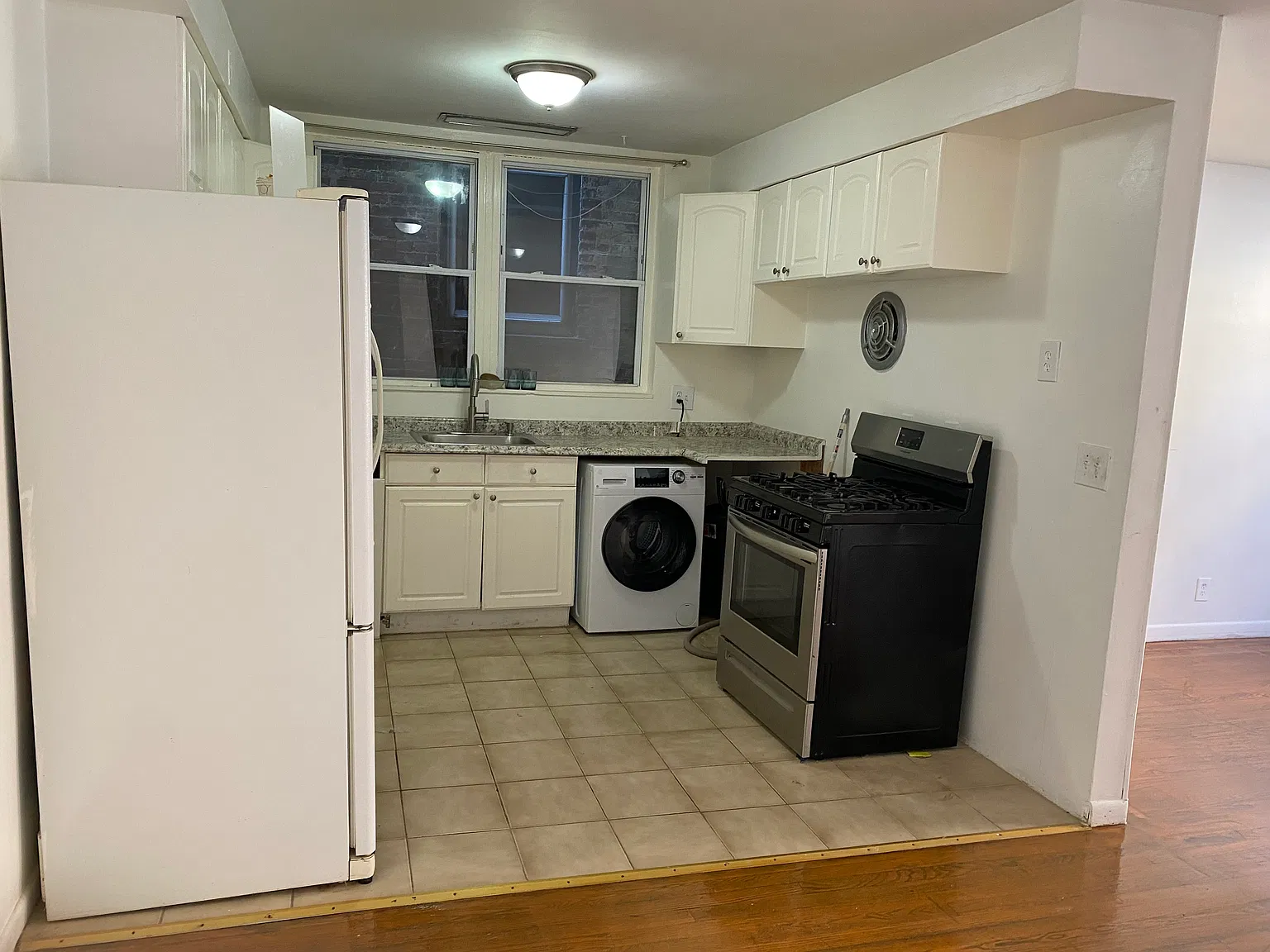 2 bed, 925 sqft, $1,295 — Photo 3