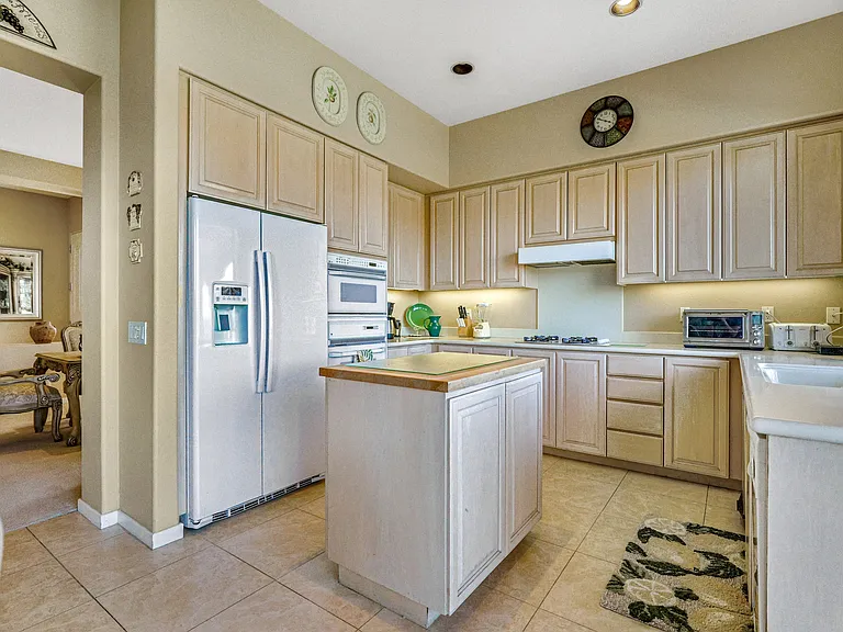 496 Desert Holly Dr — Photo 9