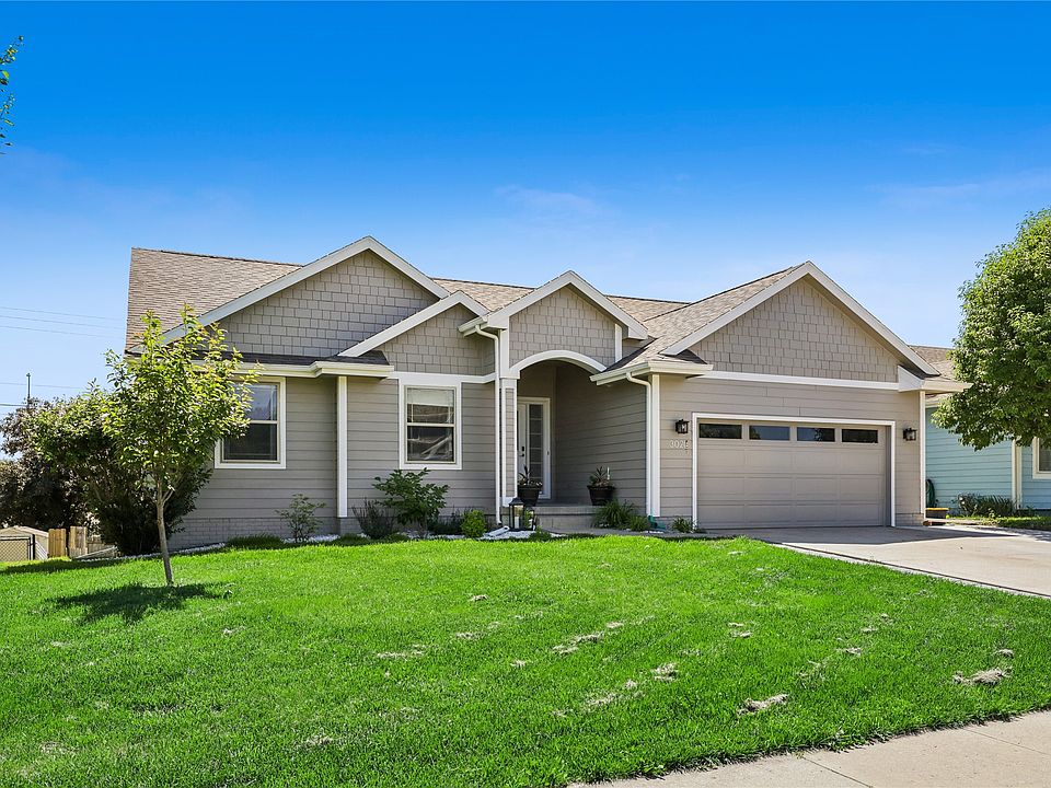 1st image of 3020 SW Butternut Dr