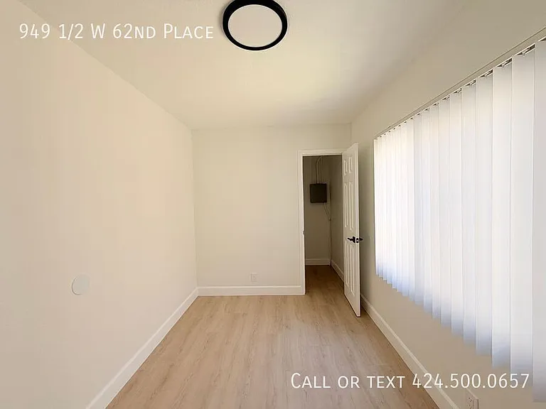 949 1/2 W 62nd Pl — Photo 6