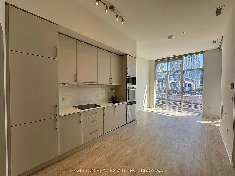 576 Front St W #201-E — Photo 1