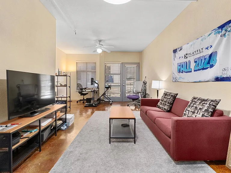 711 W 26th St #508 — Photo 14
