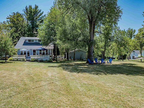 3rd image of 224 Outer Dr